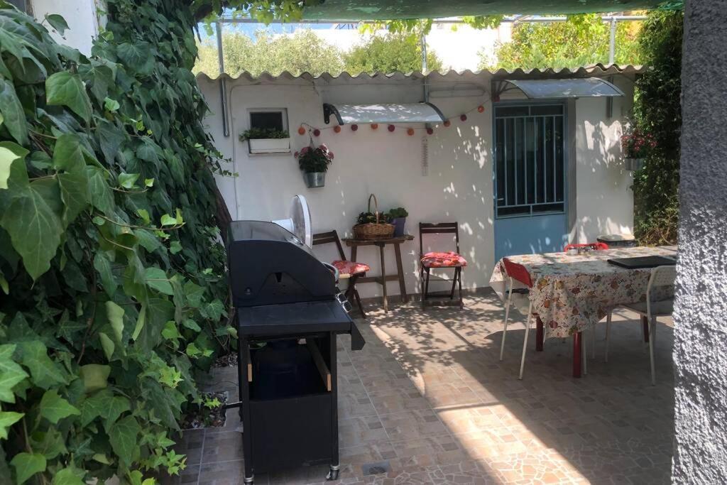 Mesolóngion Ανακαινισμενη Μονοκατοικια 125 Τμ Στο Κεντρο Με Κηπο 빌라 외부 사진